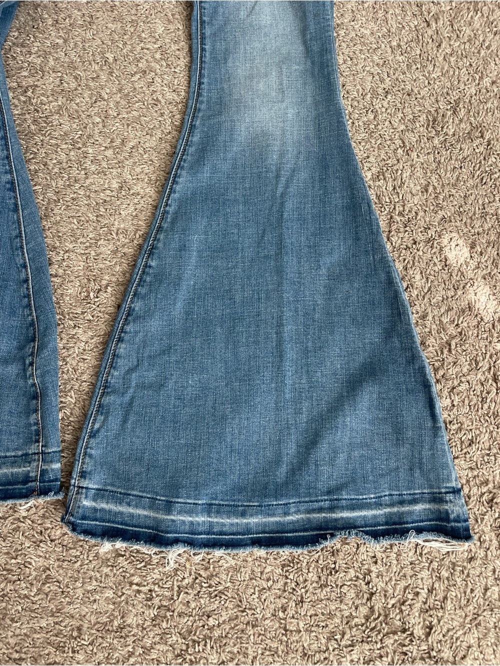 We The Free Bell Bottom Flare Jeans - Picture 6 of 9